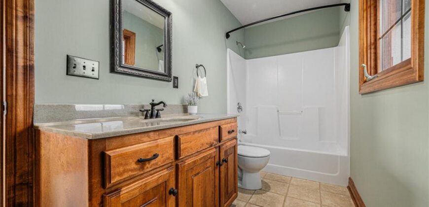1900 NE 159th Street, Smithville, MO 64089