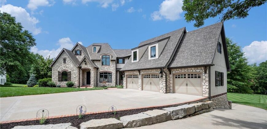 1900 NE 159th Street, Smithville, MO 64089