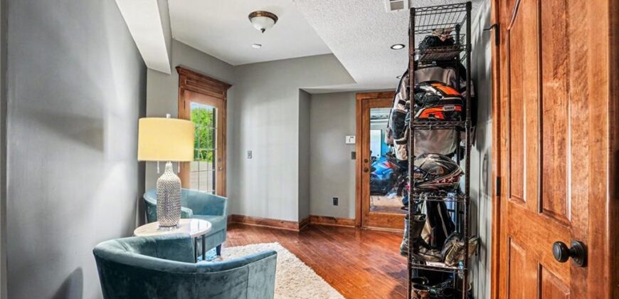 1900 NE 159th Street, Smithville, MO 64089