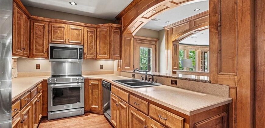 1900 NE 159th Street, Smithville, MO 64089