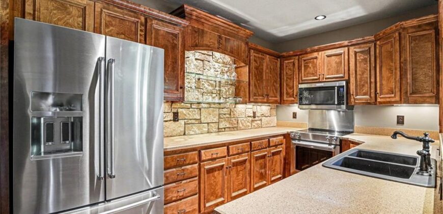 1900 NE 159th Street, Smithville, MO 64089