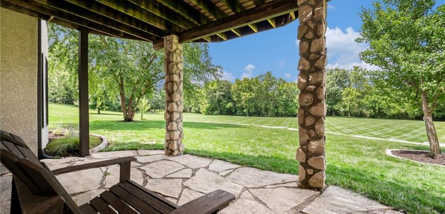 1900 NE 159th Street, Smithville, MO 64089