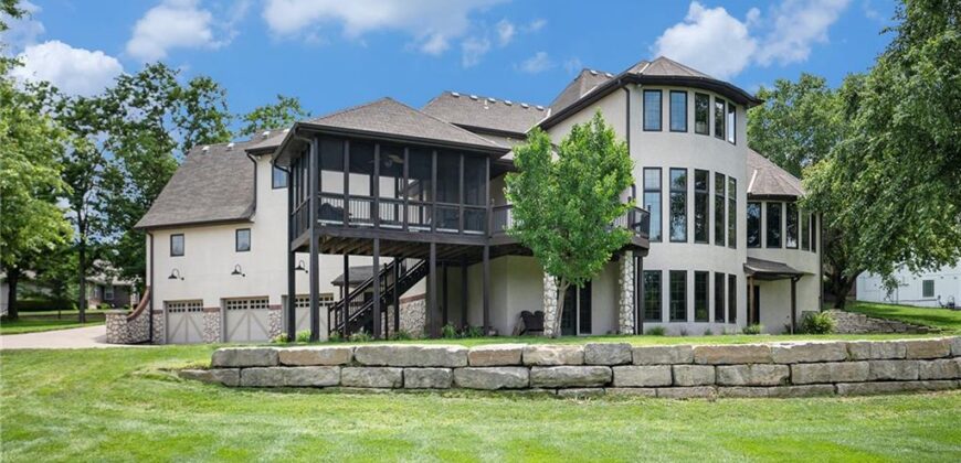 1900 NE 159th Street, Smithville, MO 64089