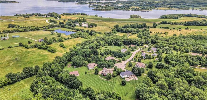 1900 NE 159th Street, Smithville, MO 64089