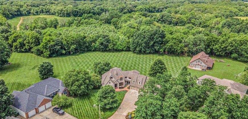 1900 NE 159th Street, Smithville, MO 64089