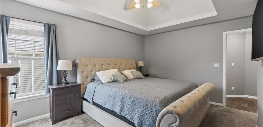 9770 N LEWIS Avenue, Kansas City, MO 64157