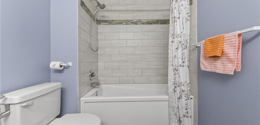 9770 N LEWIS Avenue, Kansas City, MO 64157