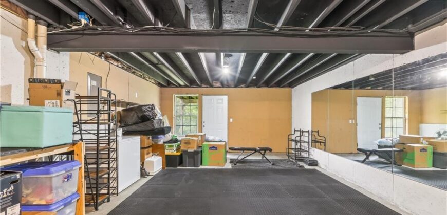 9770 N LEWIS Avenue, Kansas City, MO 64157