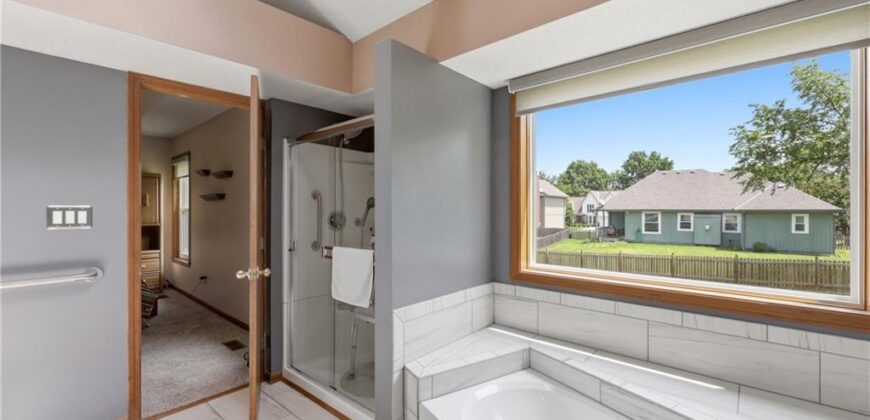 8013 N Lydia Avenue, Kansas City, MO 64118