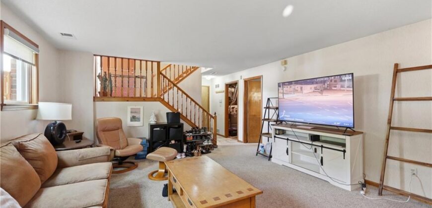 8013 N Lydia Avenue, Kansas City, MO 64118