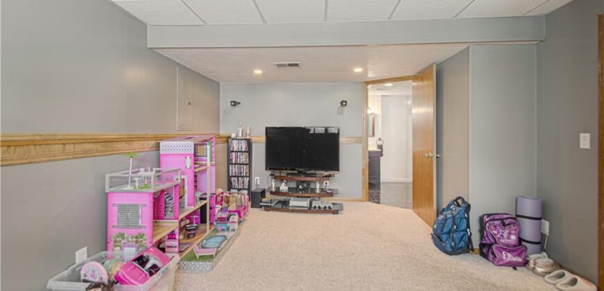 8637 NE 112th Street, Kansas City, MO 64157