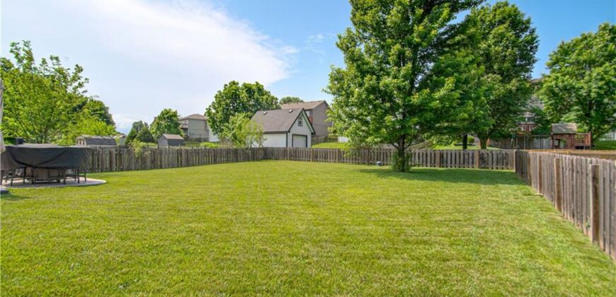 8637 NE 112th Street, Kansas City, MO 64157