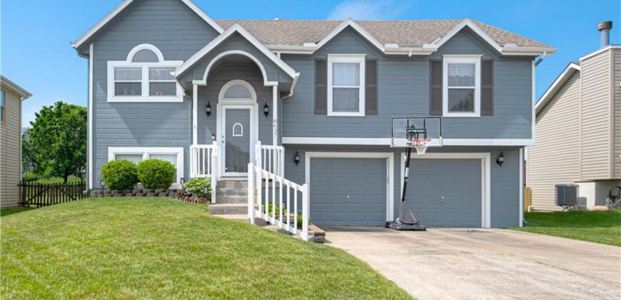 8637 NE 112th Street, Kansas City, MO 64157