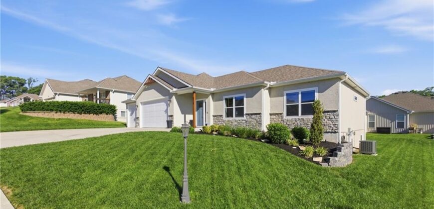 312 Prairie Rose Circle, Smithville, MO 64089