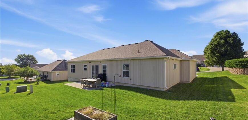 312 Prairie Rose Circle, Smithville, MO 64089
