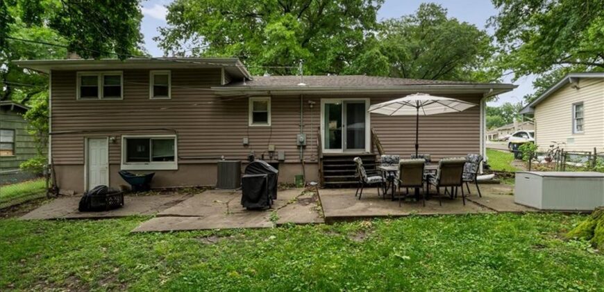 4910 N Spruce Avenue, Kansas City, MO 64119