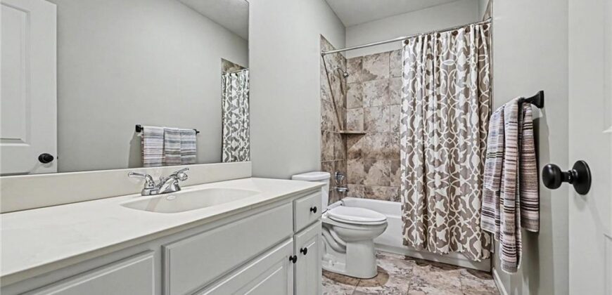 8245 Westlake Drive, Parkville, MO 64152
