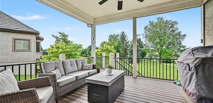 8245 Westlake Drive, Parkville, MO 64152