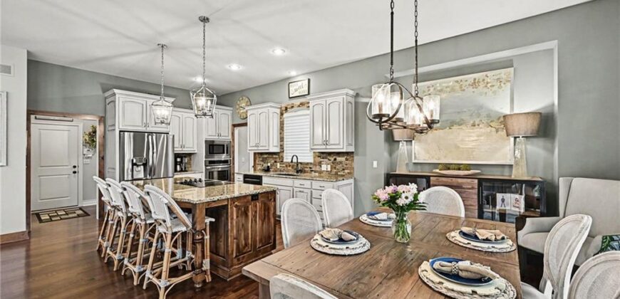 8245 Westlake Drive, Parkville, MO 64152
