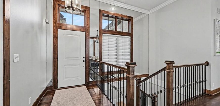 8245 Westlake Drive, Parkville, MO 64152