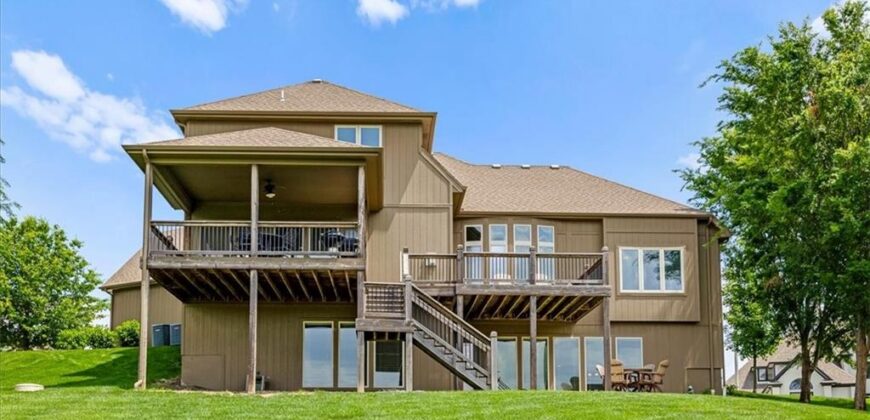11775 NW 81st Street, Parkville, MO 64152