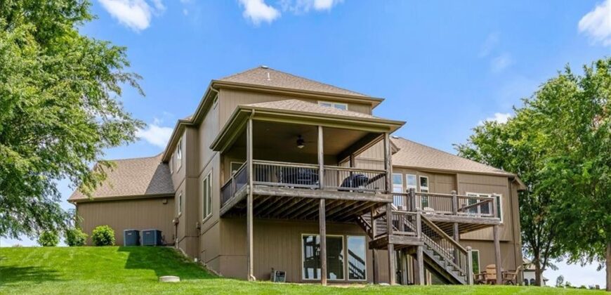 11775 NW 81st Street, Parkville, MO 64152