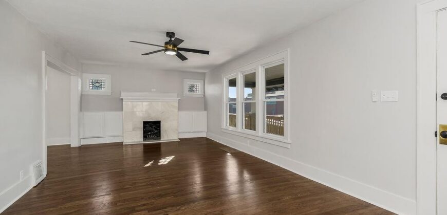 730 W College Street, Liberty, MO 64068