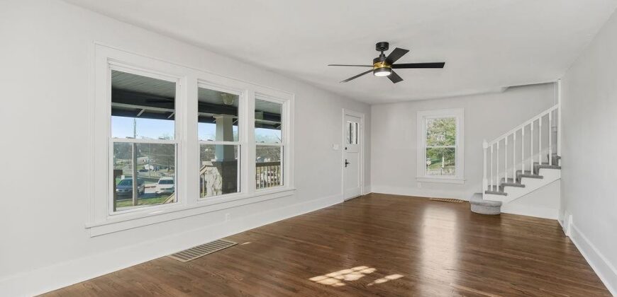 730 W College Street, Liberty, MO 64068