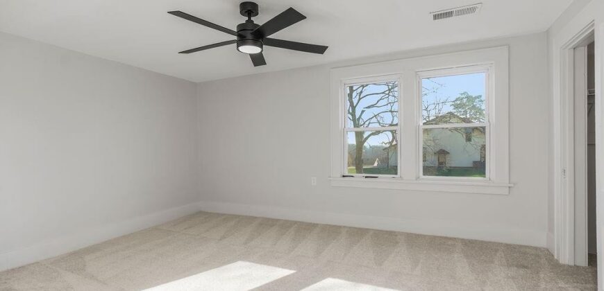 730 W College Street, Liberty, MO 64068