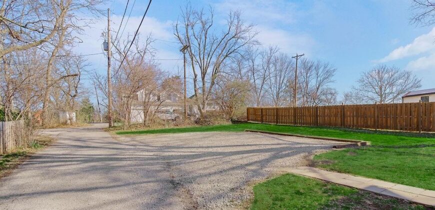 730 W College Street, Liberty, MO 64068
