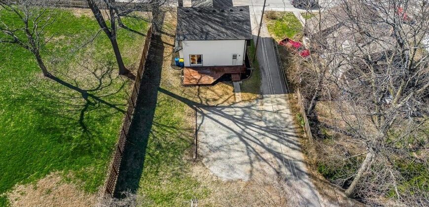 730 W College Street, Liberty, MO 64068