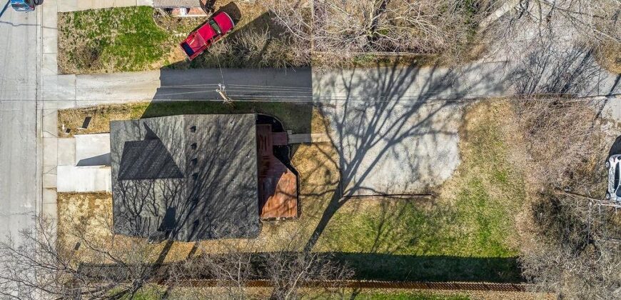 730 W College Street, Liberty, MO 64068