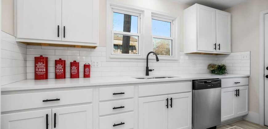 730 W College Street, Liberty, MO 64068