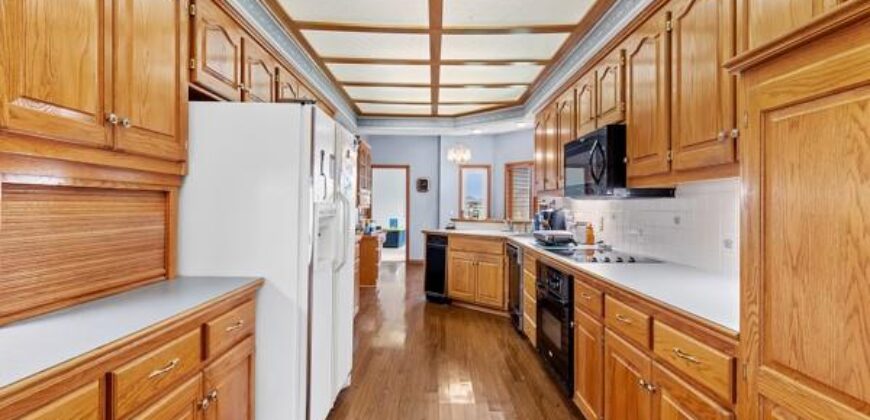 11111 Reinking Road, Kansas City, MO 64156