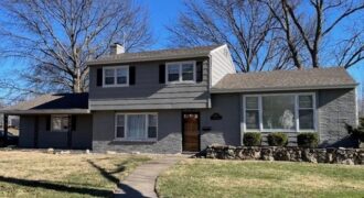 6411 N Highland Avenue, Gladstone, MO 64118
