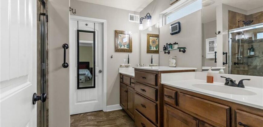 18400 Rock Ridge Street, Smithville, MO 64089