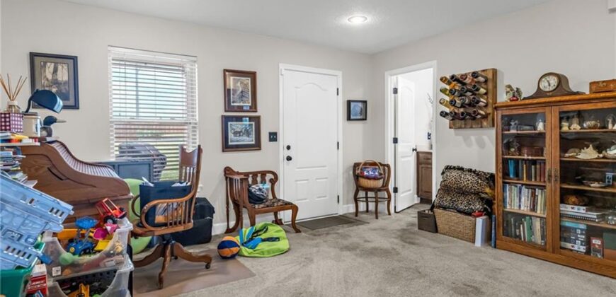 18400 Rock Ridge Street, Smithville, MO 64089