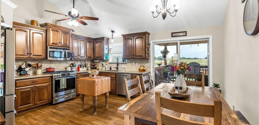 18400 Rock Ridge Street, Smithville, MO 64089