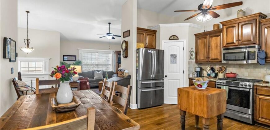18400 Rock Ridge Street, Smithville, MO 64089