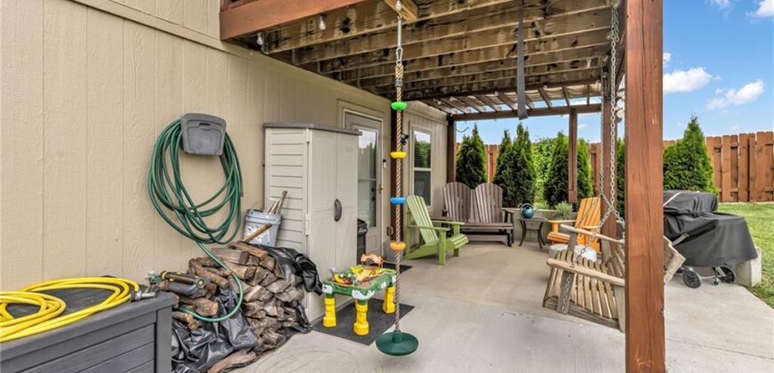 18400 Rock Ridge Street, Smithville, MO 64089
