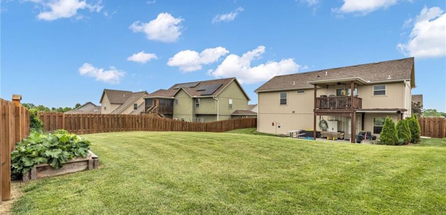 18400 Rock Ridge Street, Smithville, MO 64089