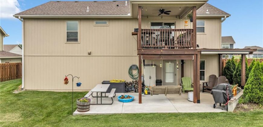 18400 Rock Ridge Street, Smithville, MO 64089