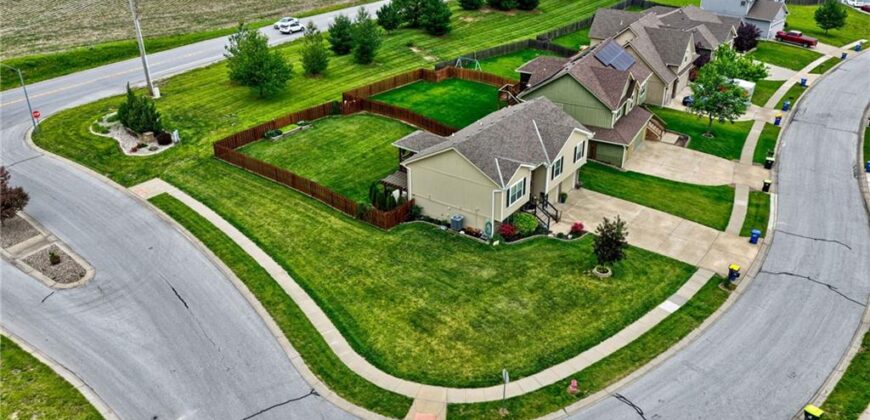 18400 Rock Ridge Street, Smithville, MO 64089