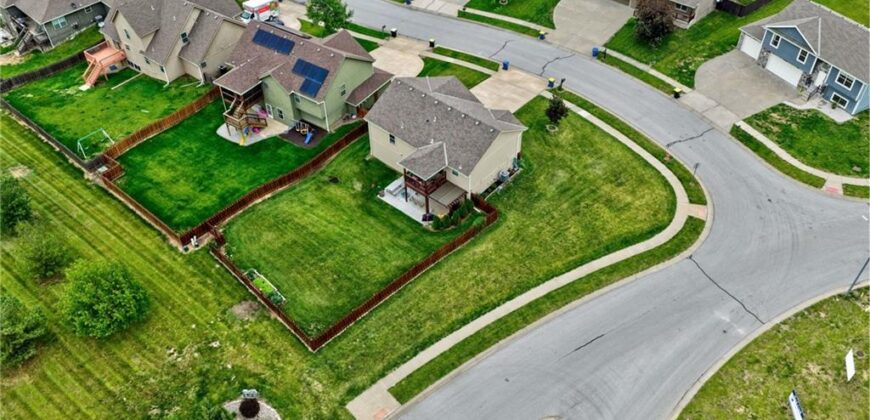 18400 Rock Ridge Street, Smithville, MO 64089