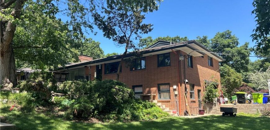425 S Woodland Drive, Kansas City, MO 64118