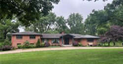 425 S Woodland Drive, Kansas City, MO 64118
