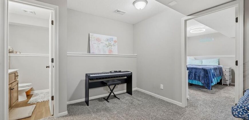 11716 N Farley Avenue, Kansas City, MO 64157