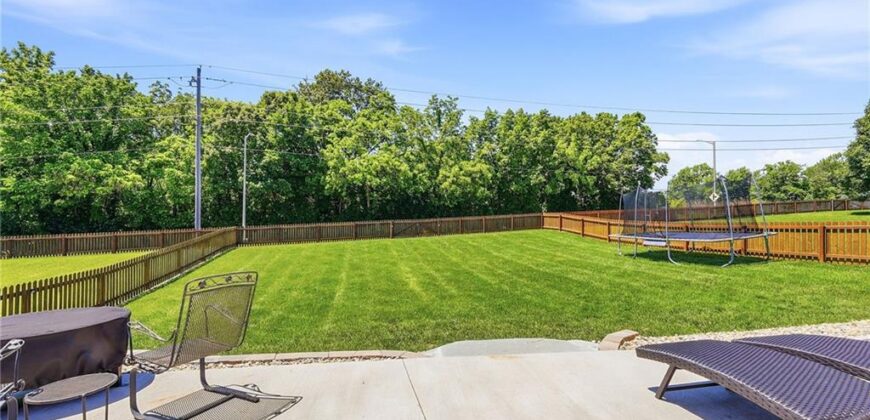 11716 N Farley Avenue, Kansas City, MO 64157