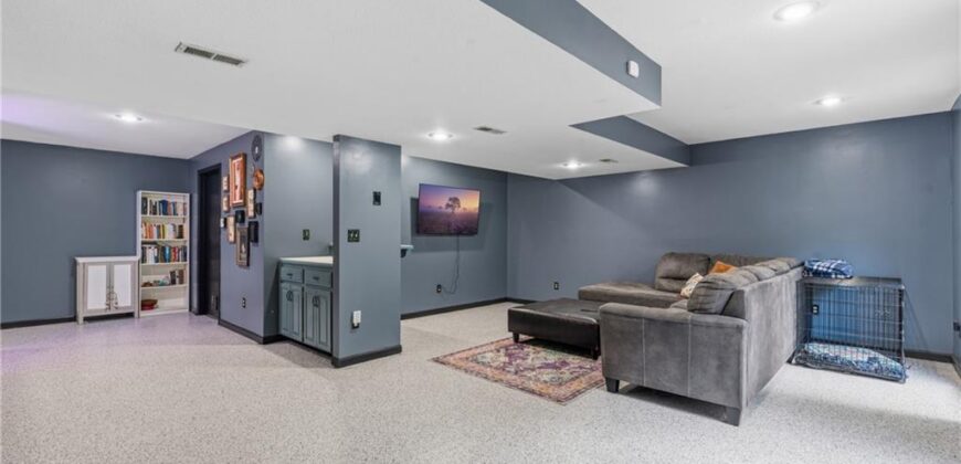 6321 NW 78 Street, Kansas City, MO 64151