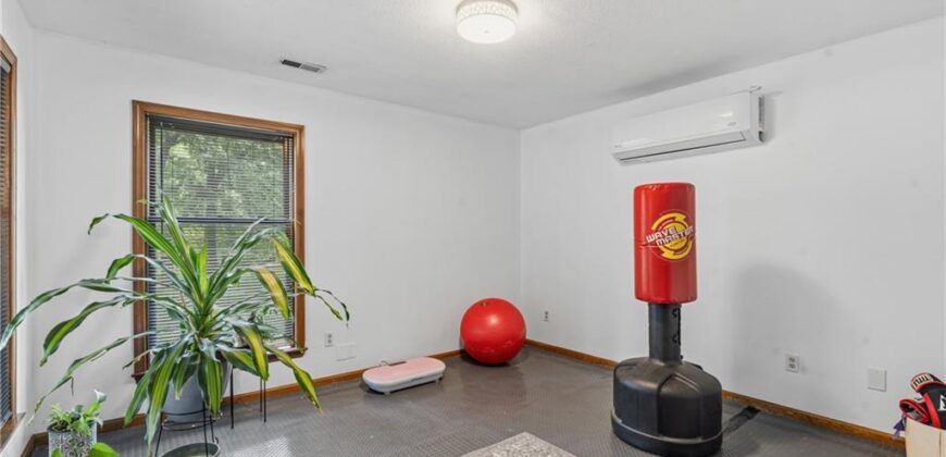 6321 NW 78 Street, Kansas City, MO 64151